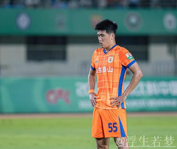 彭啸荣膺中乙年度最佳青年球员,山东泰山B队再添殊荣 彭啸荣膺中乙年度最佳青年球员,山东泰山B队再添殊荣